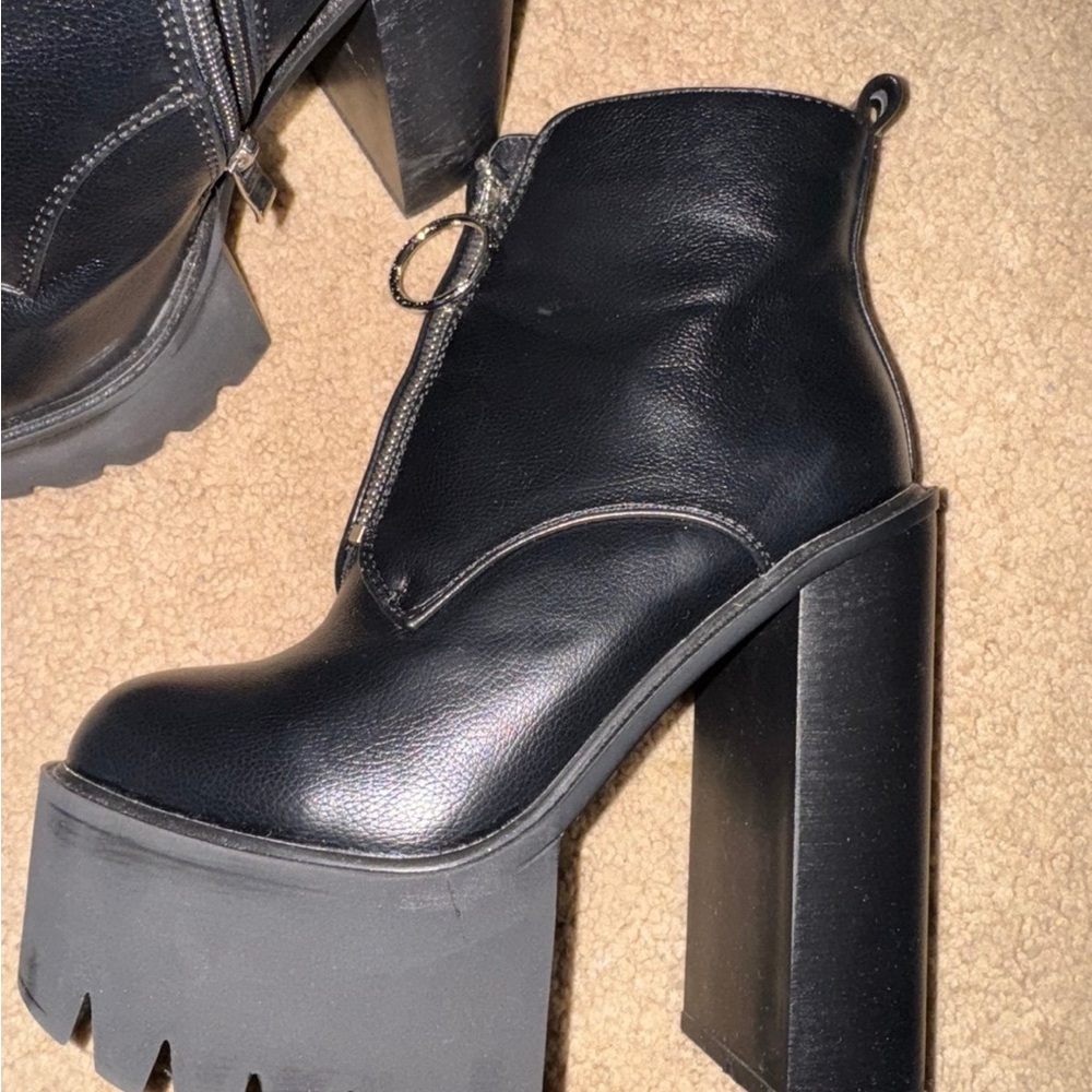 Lamoda Black Heeled Boots with Chunky Platform Sole